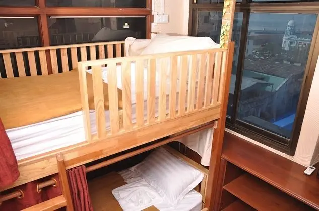 Ortak Ranzalı Oda, Sadece kadınlar için, Ortak Banyo