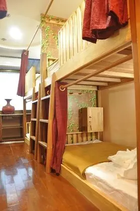 Ortak Ranzalı Oda, Sadece kadınlar için, Ortak Banyo
