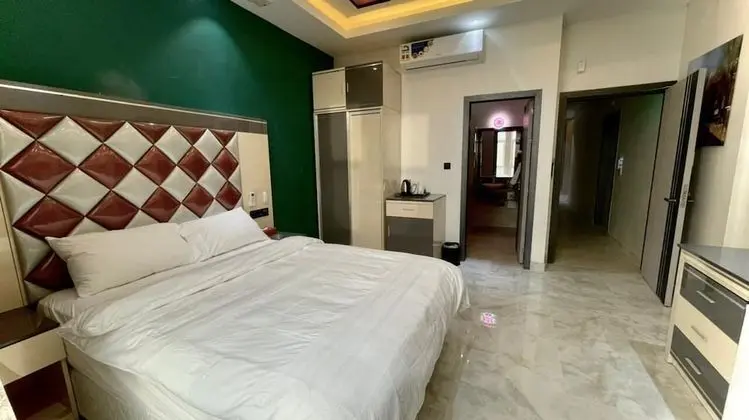 Standard Tek Kişilik Oda, 1 Büyük (Queen) Boy Yatak, Sigara İçilebilir, Şehir Manzaralı