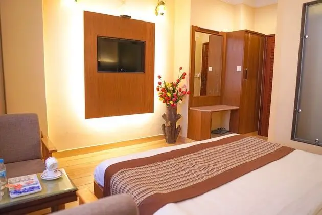 Deluxe Tek Büyük Yataklı Oda, 1 Büyük (Queen) Boy Yatak, Business Dinlenme Salonu Kullanımı