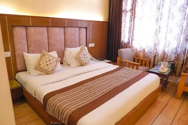 Deluxe Tek Büyük Yataklı Oda, 1 Büyük (Queen) Boy Yatak, Business Dinlenme Salonu Kullanımı