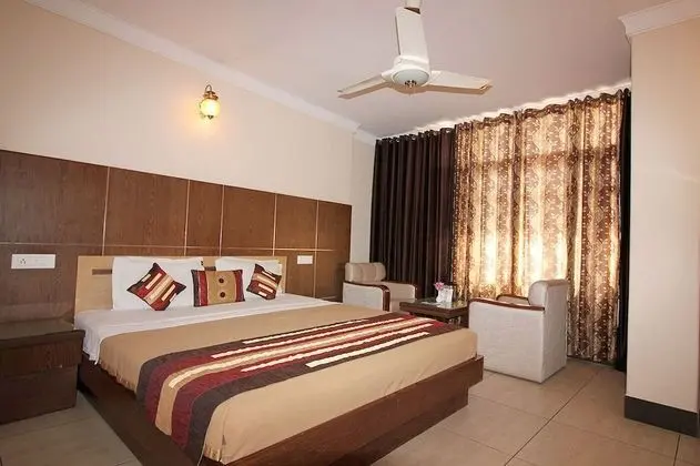 Deluxe Tek Büyük Yataklı Oda, 1 Büyük (Queen) Boy Yatak, Business Dinlenme Salonu Kullanımı