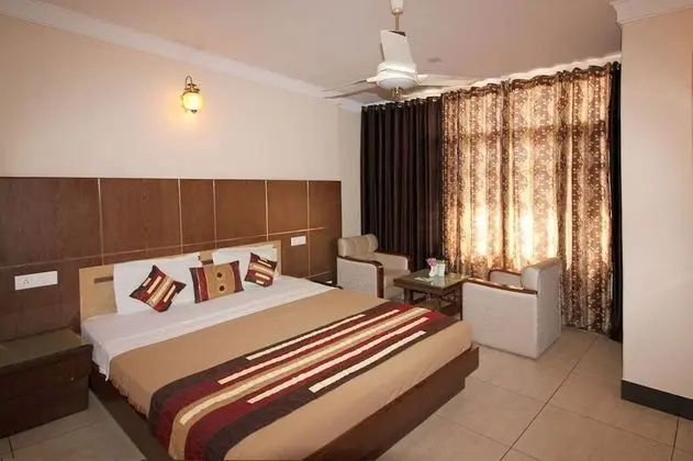 Deluxe Tek Büyük Yataklı Oda, 1 Büyük (Queen) Boy Yatak, Business Dinlenme Salonu Kullanımı