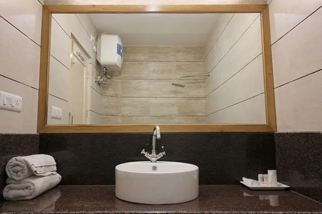 Deluxe Tek Büyük Yataklı Oda, 1 Büyük (Queen) Boy Yatak, Business Dinlenme Salonu Kullanımı