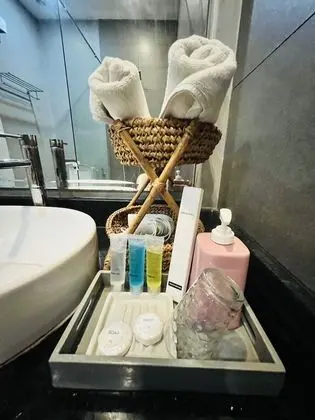 Deluxe Tek Büyük Yataklı Oda, Nehir Manzaralı