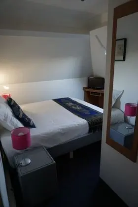Basic Tek Büyük Yataklı Oda