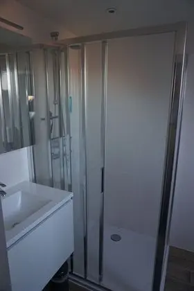 Basic Tek Büyük Yataklı Oda