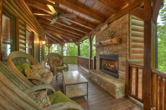 Kulübe (Aska Ridge Lodge)