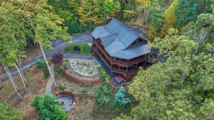 Kulübe (Aska Ridge Lodge)