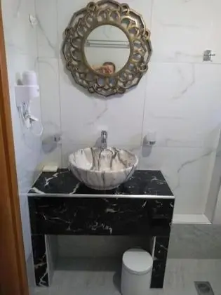 Design Süit, 2 Yatak Odası, Havuz Manzaralı, Denize Sıfır