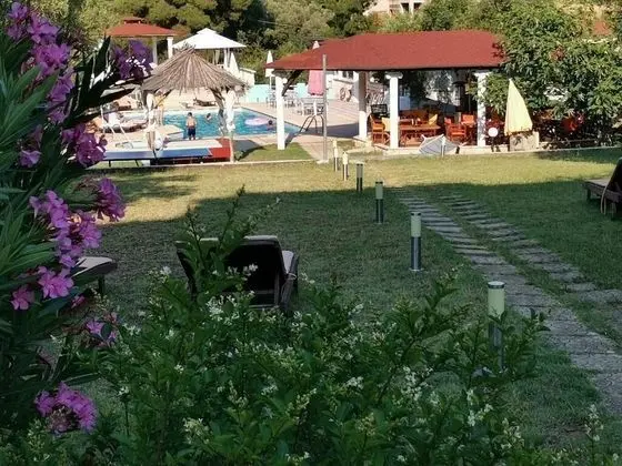 Grand Tek Büyük Yataklı Oda