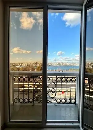 Superior Family Room with Bosphorus View