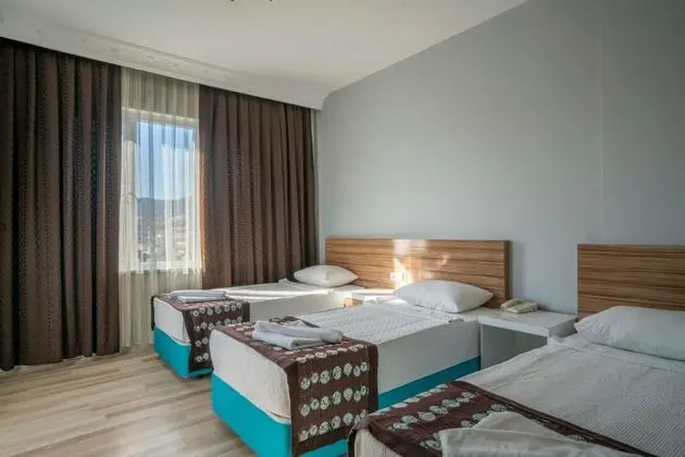 Triple Oda - Balkonlu, Sokak Manzaralı, Balkonlu