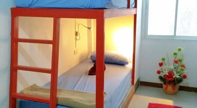 Dorm Room 6 Persons