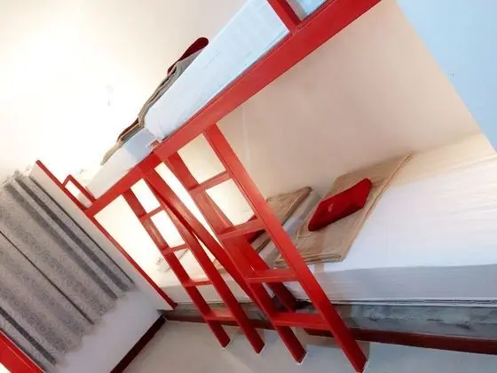Dorm Room 6 Persons