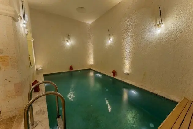 Romance Suite, Hamamlı