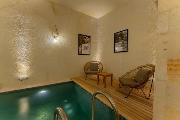 Romance Suite, Hamamlı