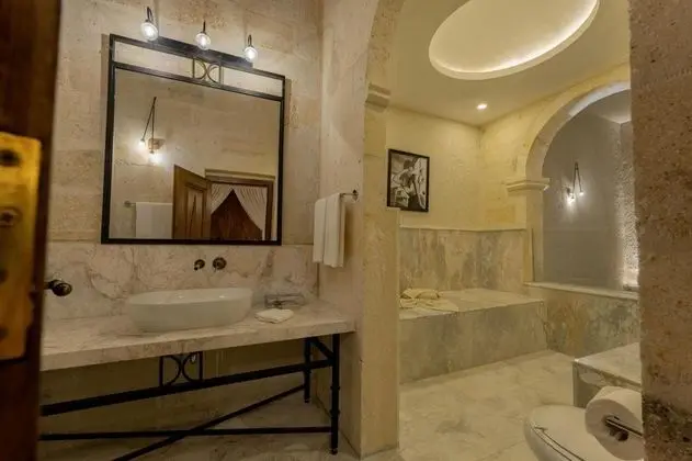 Romance Suite, Hamamlı