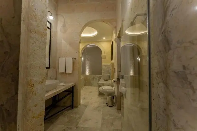 Romance Suite, Hamamlı