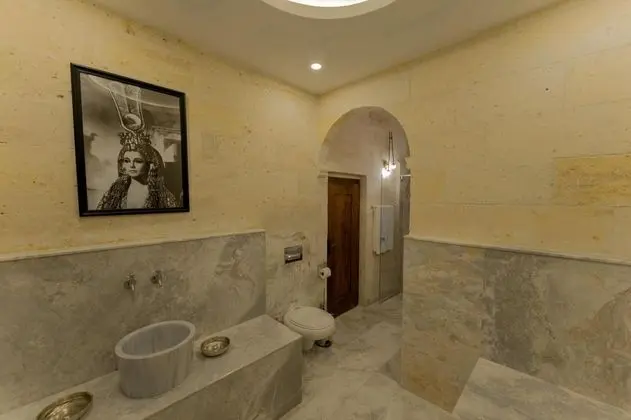 Romance Suite, Hamamlı