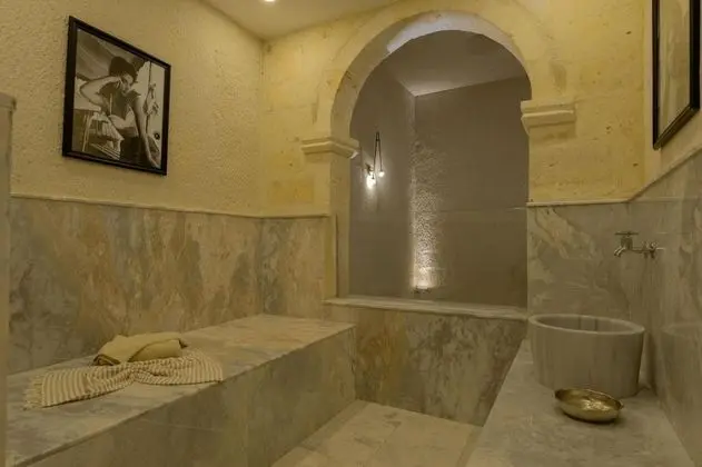 Romance Suite, Hamamlı