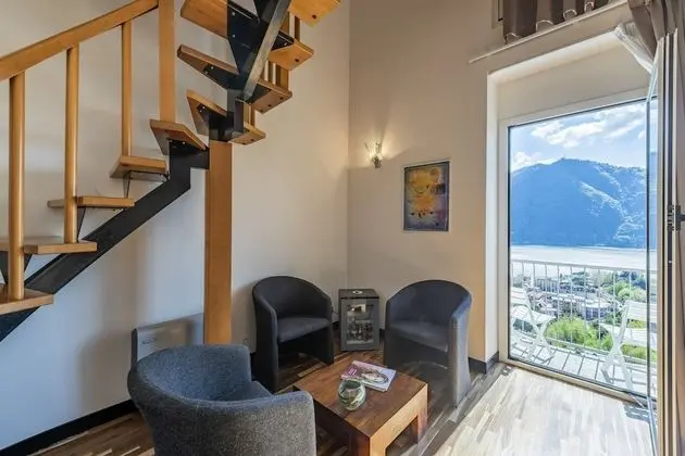 Junior Süit, Göl Manzaralı