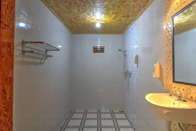 Deluxe Tek Büyük Yataklı Oda, Havuz Manzaralı