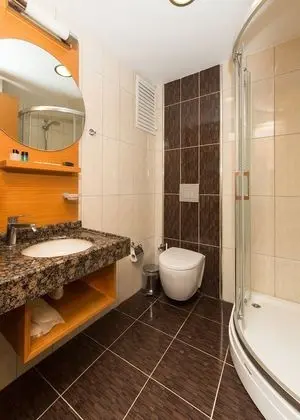 Standard Tek Büyük veya İki Ayrı Yataklı Oda