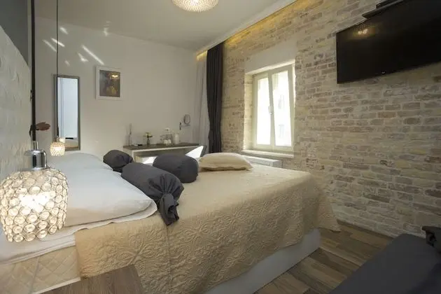 Comfort Tek Büyük Yataklı Oda