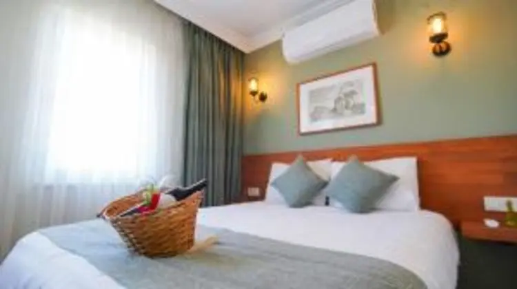 33133