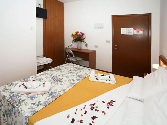 Tek Büyük veya İki Ayrı Yataklı Oda