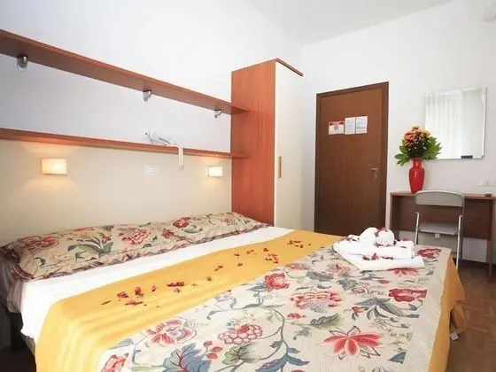 Tek Büyük veya İki Ayrı Yataklı Oda