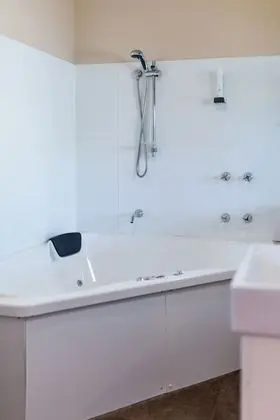 Villa, 1 En Büyük (King) Boy Yatak, Göl Kenarı