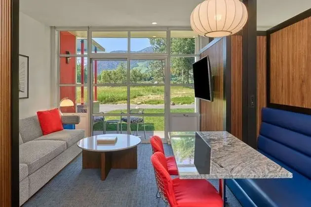 Süit, 1 En Büyük (King) Boy Yatak ve Çekyat, Dağ Manzaralı (Mountain Junior King Suite)