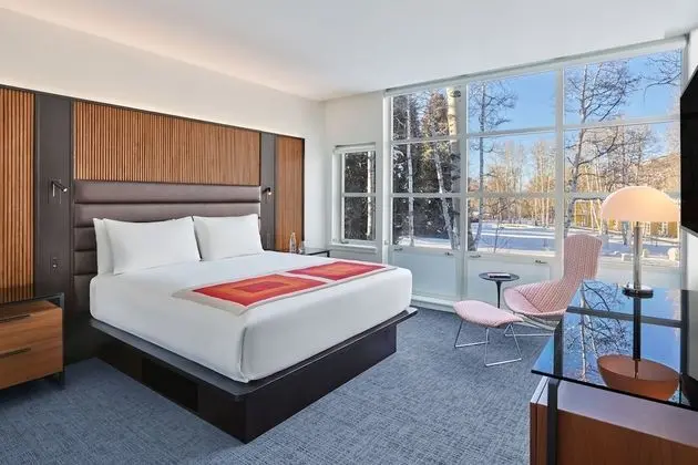 Süit, 1 En Büyük (King) Boy Yatak ve Çekyat (Deluxe One Bedroom Corner Suite)