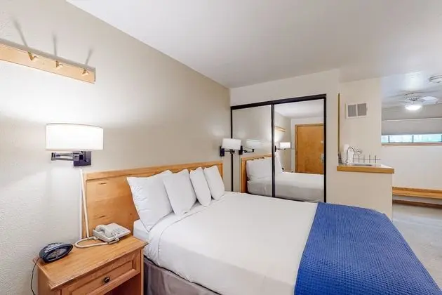 Standard Oda, Bahçeli