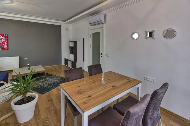 Daire-İki Yatak Odalı, Deniz veya Kara Manzaralı