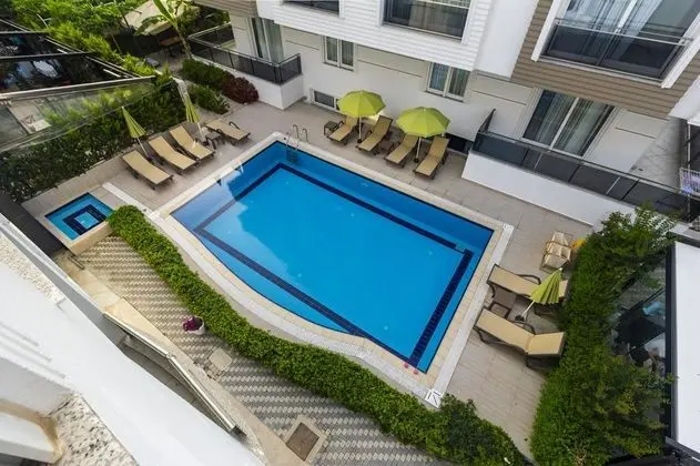 Daire-İki Yatak Odalı, Deniz veya Kara Manzaralı