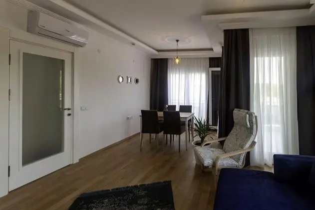 Daire-İki Yatak Odalı, Deniz veya Kara Manzaralı
