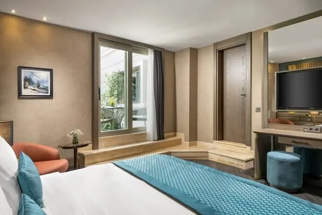 Bahce Deluxe Custom Cift Kişilik Yataklı Oda