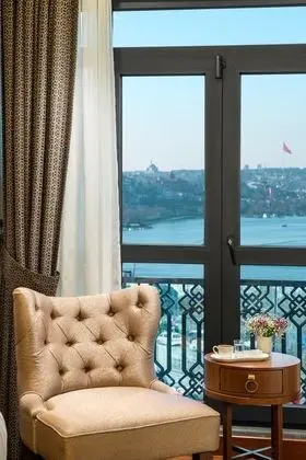 Deluxe Deniz Manzarli Oda