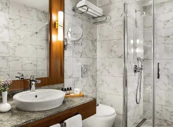 Deluxe Deniz Manzarli Oda