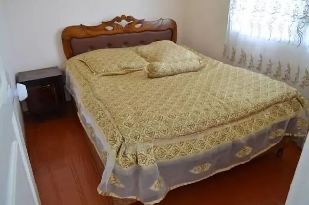 Tek Büyük Yataklı Oda, Ortak Banyo