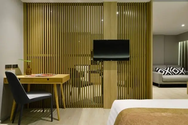 One Bedroom Premier