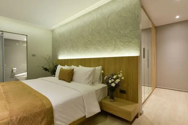 One Bedroom Premier