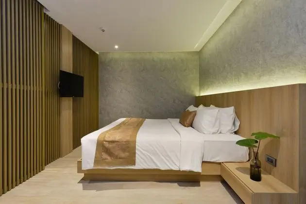One Bedroom Premier