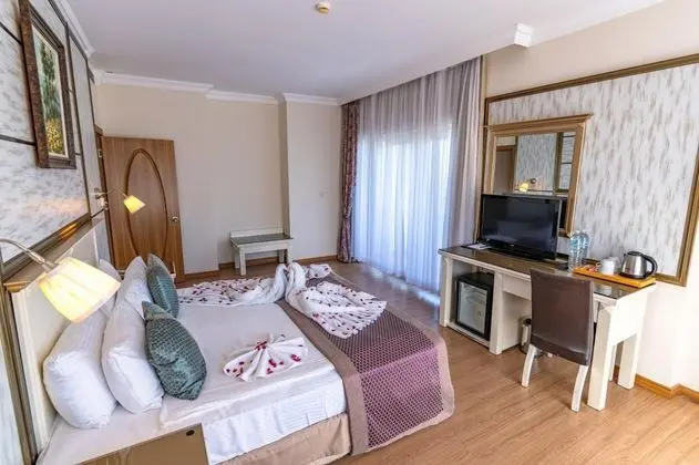 Aile Odası, Göl veya Bahçe Manzaralı, Balkonlu