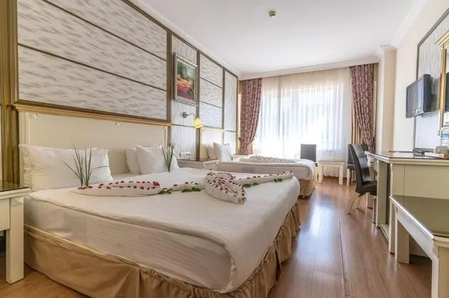 Deluxe Oda, Göl veya Bahçe Manzaralı, Balkonlu