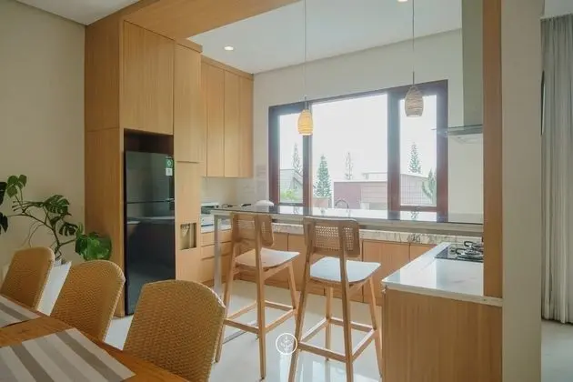 5 bedrooms villa pool