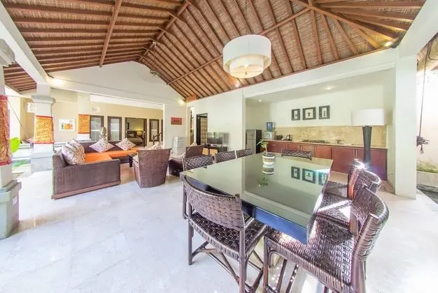 Villa, 4 Yatak Odası, Kişiye Özel Havuzlu